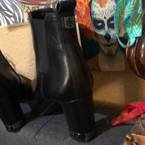 Tory Birch Like New Black Mid Bootie - Picture 2 of 6